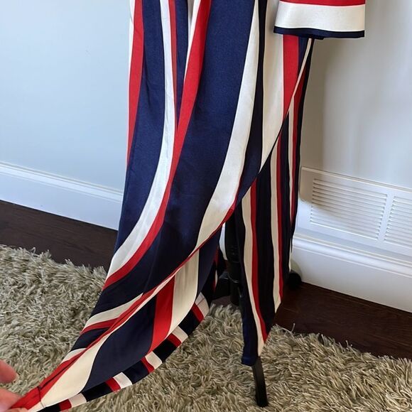 Newtimes Development Ltd. Shirt Style Dress w/belt. Midi. Size Small/Medium - Picture 5 of 11